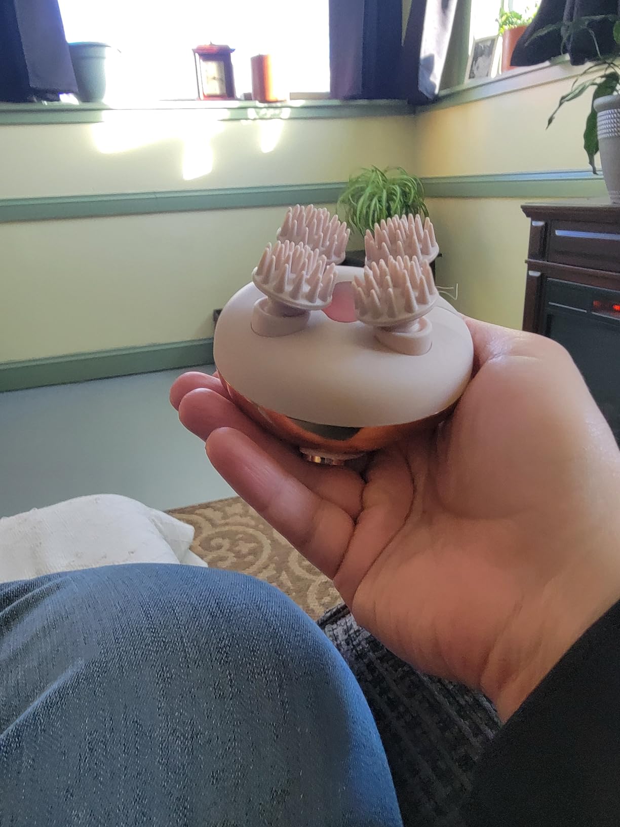 arboleaf Scalp Massager Kneading Head Massager Scalp Stress Relax Portable Rechargeable Hair Massager Shower Massage Waterproof Cat Massager Scratcher,Gift for Mom Dad customer photo 1