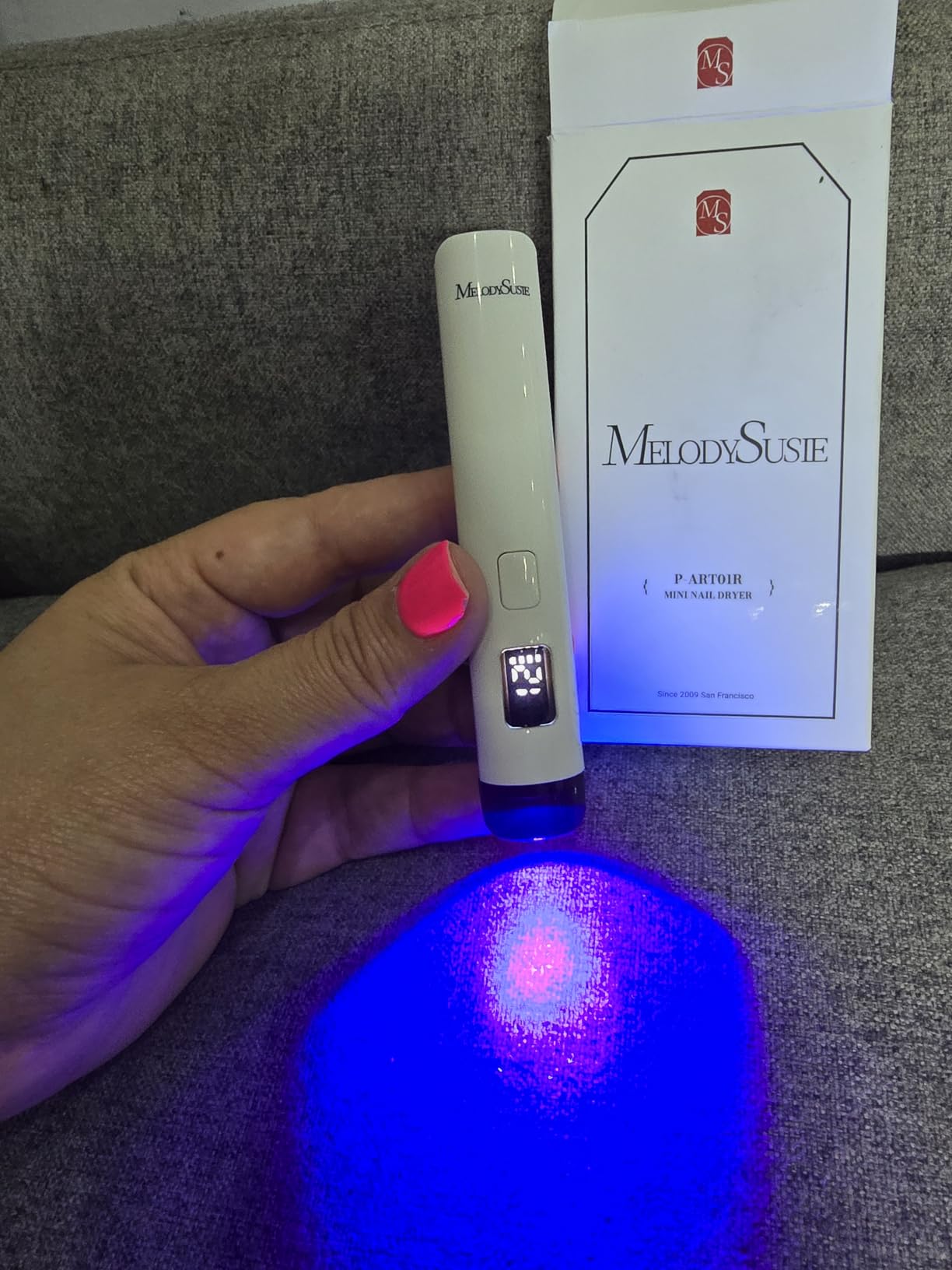 MelodySusie Handheld Cordless UV Nail Lamp with LCD Display & Eye-Protection Cover, P-Art01R Rechargeable Mini UV LED Light Flash Cures All Soft Gels, Especially Rhinestone Glue & Liner Gel White customer photo 1