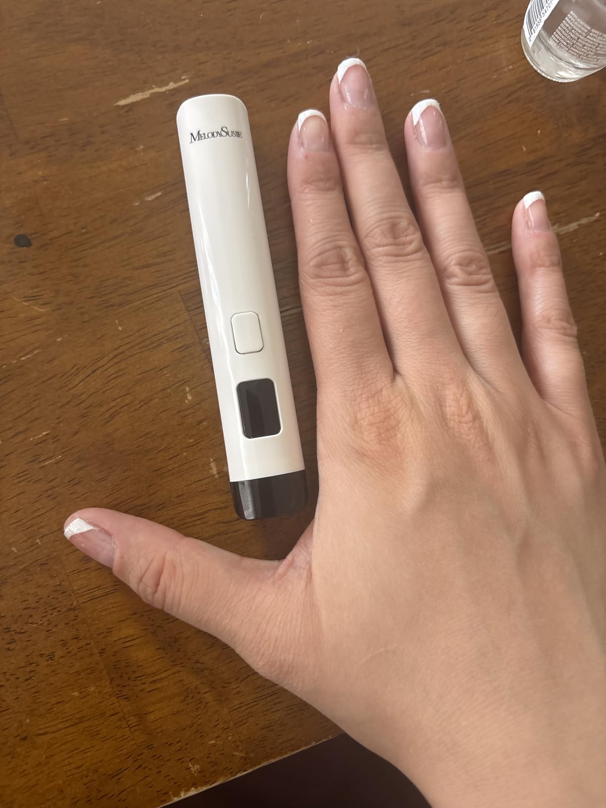 MelodySusie Handheld Cordless UV Nail Lamp with LCD Display & Eye-Protection Cover, P-Art01R Rechargeable Mini UV LED Light Flash Cures All Soft Gels, Especially Rhinestone Glue & Liner Gel White customer photo 2