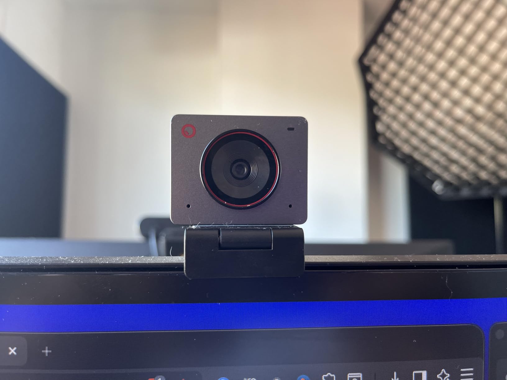 OBSBOT Meet 2-4K Webcam for PC with 1/2