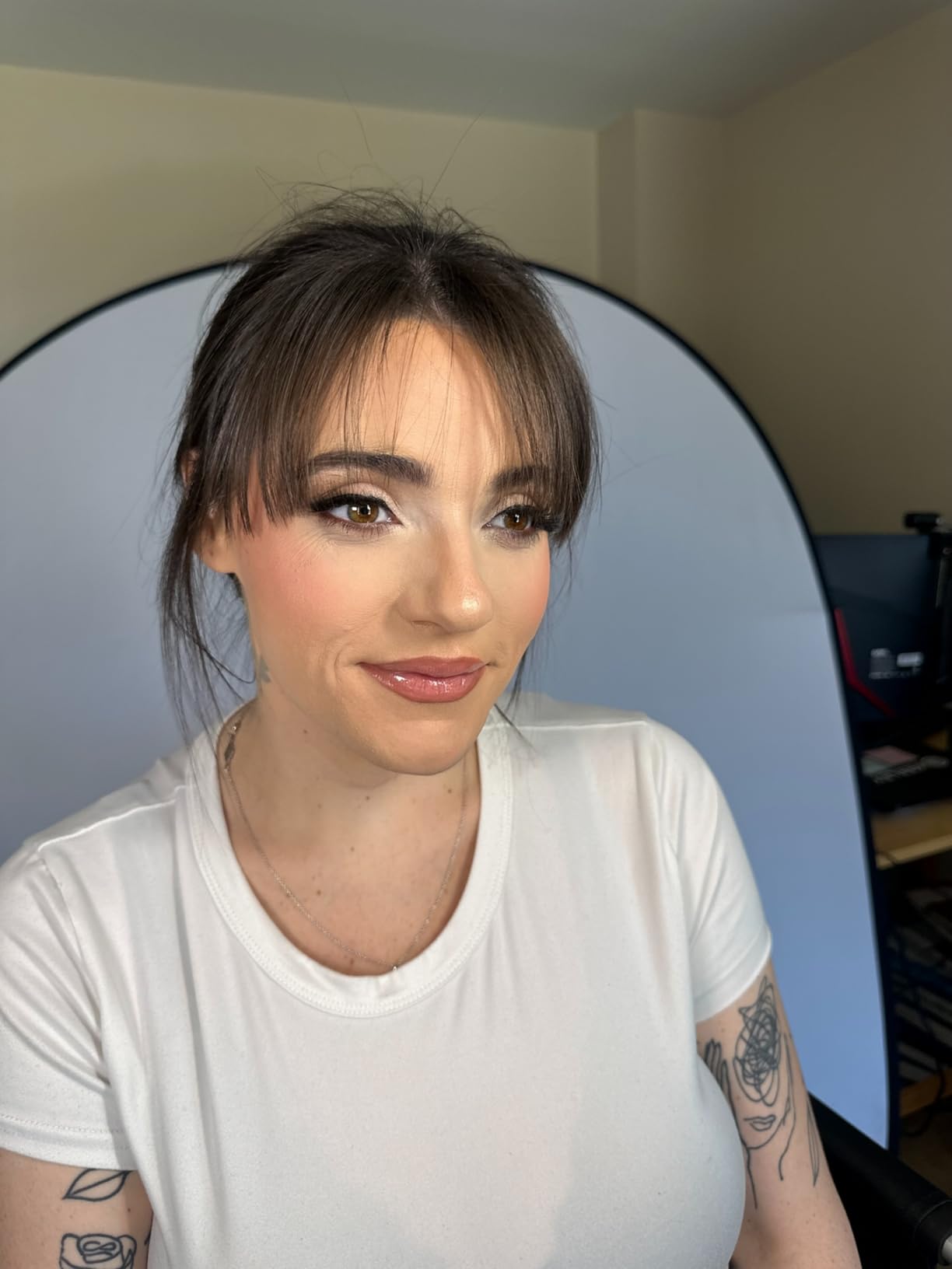 Kate 5x6.5ft(1.5x2m) Collapsible Backdrop White Black Twist Flex Folding Pop up Backgrounds for Photoshoot, Headshots Photo, Video Calls customer photo 2