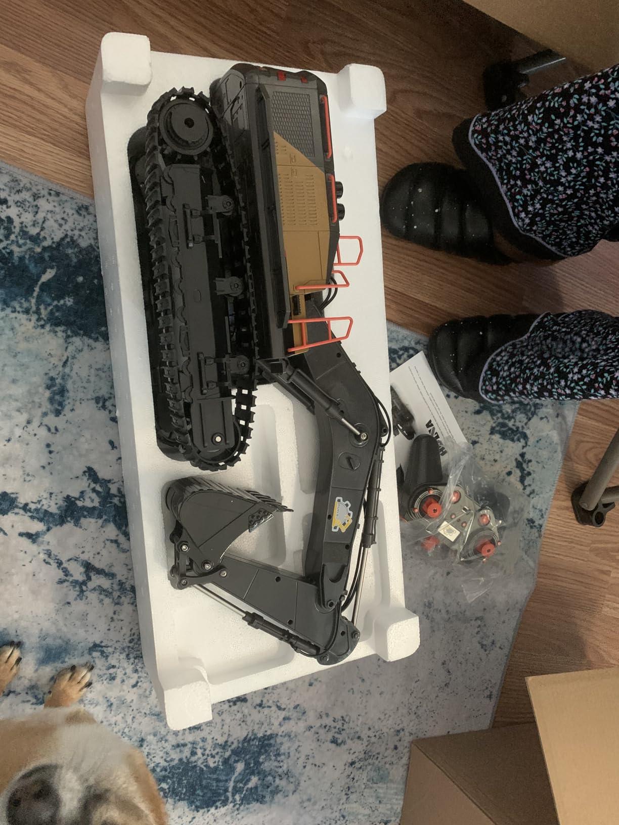 22 Channel Remote Control Excavator, 1/14 Scale RC Excavator Metal Shovel Independent Arms, Professional Construction Vehicles with Lights Sounds, Best Gift for 8+ Years Old Boys Adults customer photo 1