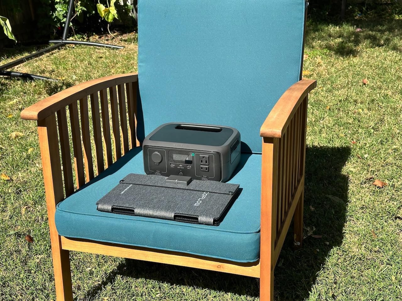 EcoFlow Solar Generator RIVER 3 with 45W Solar Panel, 245Wh Portable Power Station LiFePO4 Battery, 300W Up to 600W AC Output, <20 MS UPS, 1Hr Fast Charging for Outdoor/Camping/RVs customer photo 2