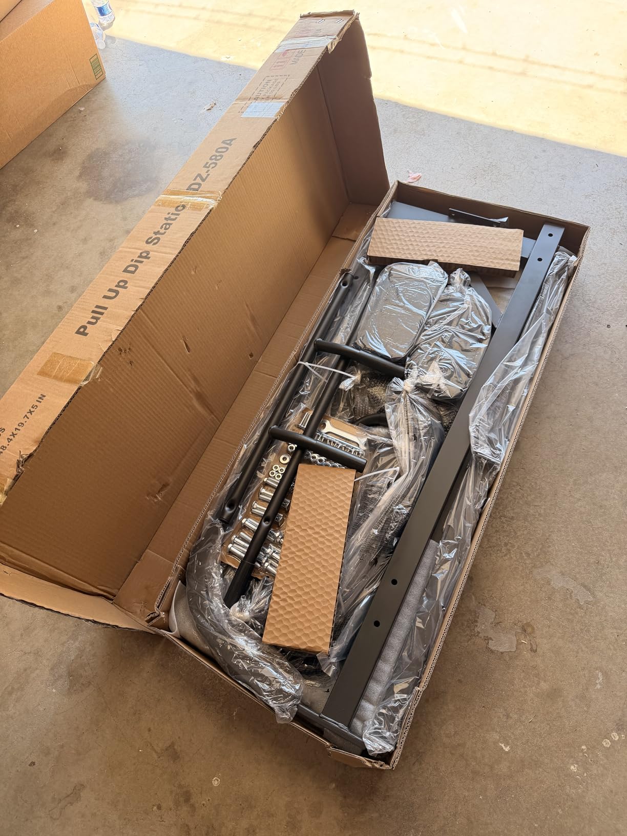 Power Tower Pull Up Bar and Dip Station, Multi-Function Home Gym, Strength Training Fitness Equipment, Height Adjustable customer photo 1