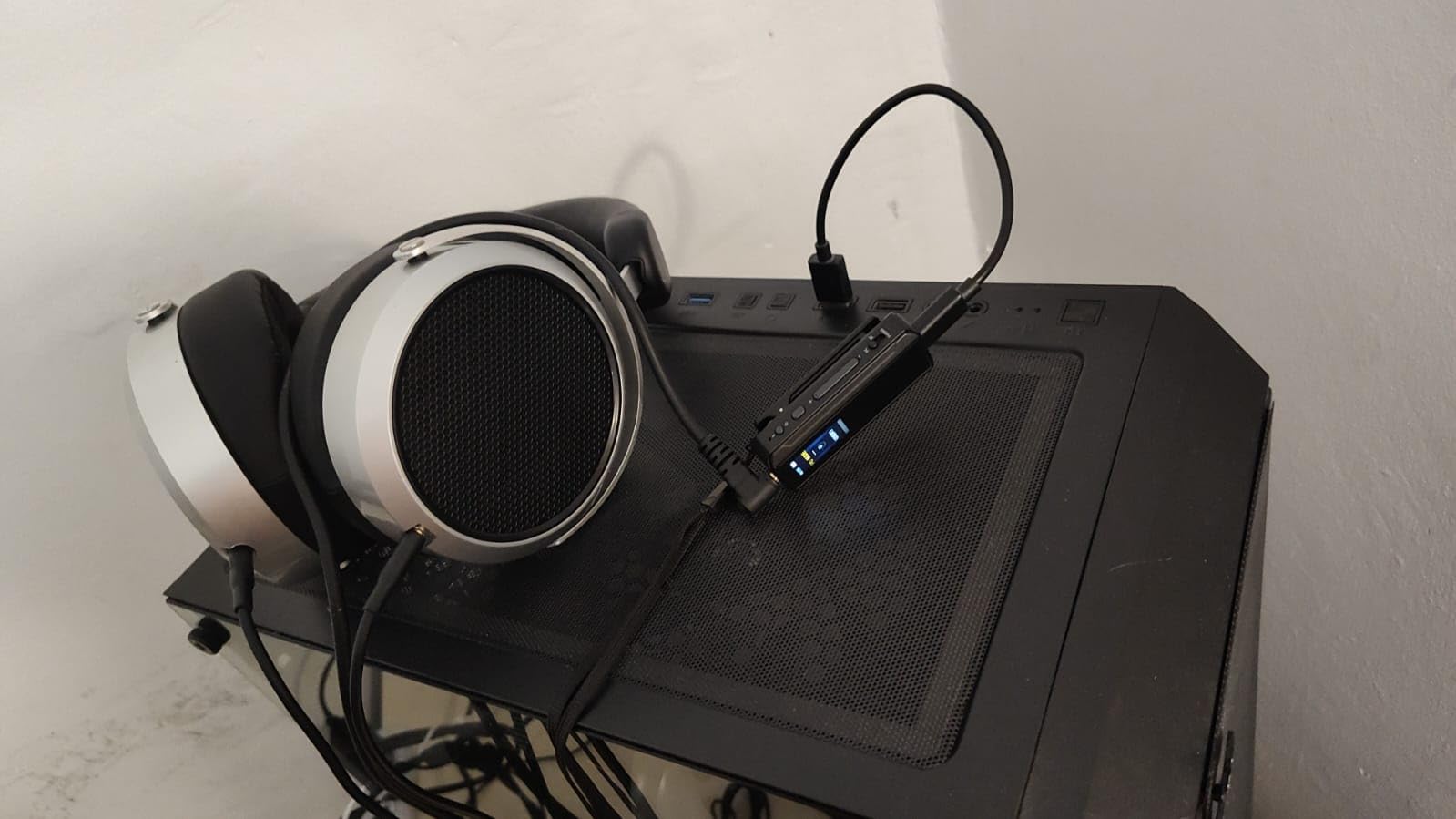 FiiO BTR13 Bluetooth Headphone Amplifier with LDAC, aptX Adaptive, aptX HD, AAC (Dual CS43131 3.5mm Unbalanced & 4.4mm Balanced Output) (Black) customer photo 2