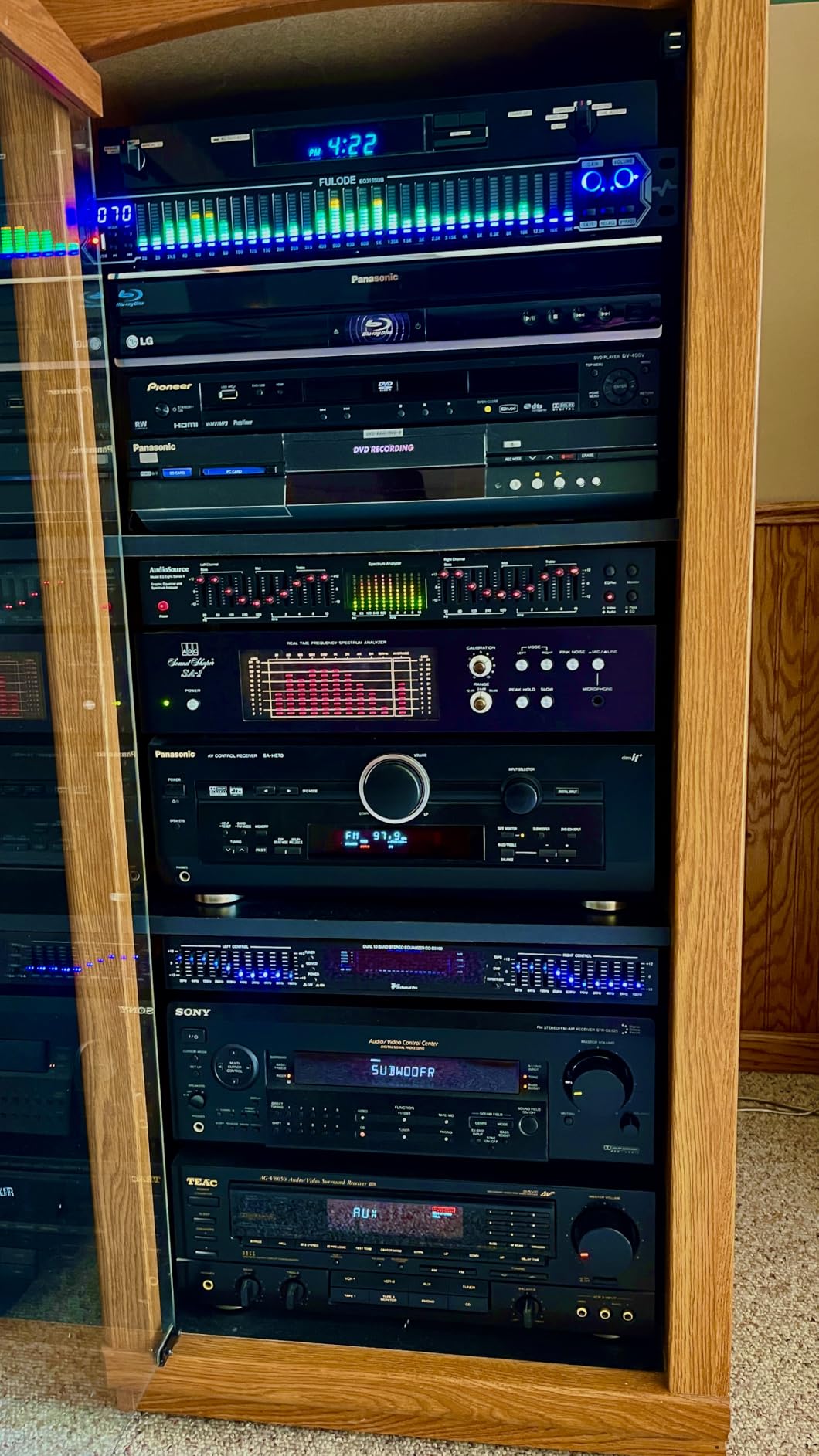 Home Audio Equalizer, Professional 31-Band Digital Equalizer,Noise Reduction Rack Mount Audio Spectrum Analyzer,Stereo graphic equalizer Real-time frequency level display customer photo 1