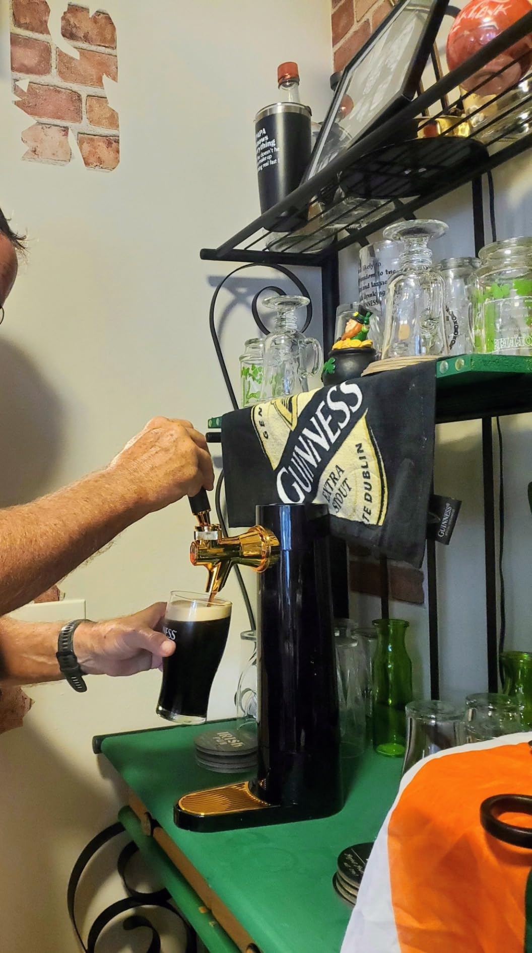 GREEN HOUSE: LATEST MODEL DRAFT BEER DISPENSER. Mini Keg. USB rechargeable. Compatible with all canned & bottled beer. The Two-layered foam makes beer taste deep & mellow customer photo 2