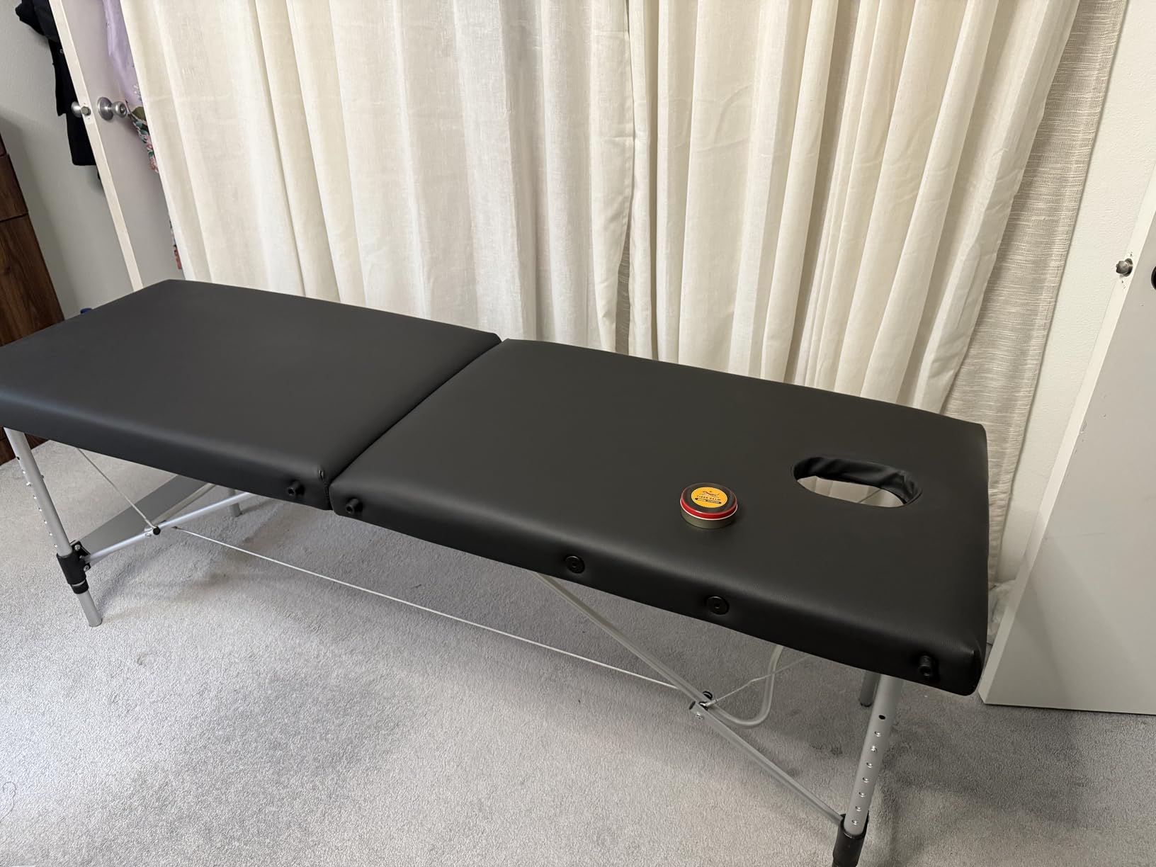 Brelley Massage Table Portable, 2-Fold Lash Bed with Side Pocket, Adjustable Height, Sturdy Aluminum Frame, Esthetician Spa Facial Tattoo Bed with Face Cradle & Carrying Bag, Black customer photo 1