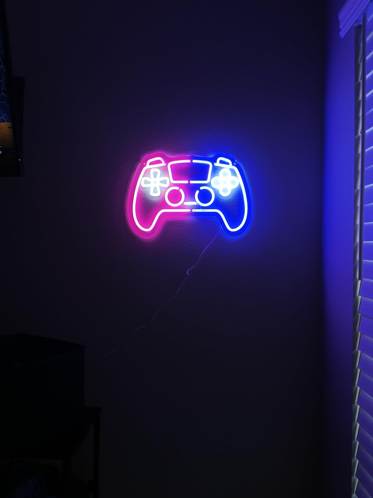 Smile Face Neon Sign, Wootfairy Led Neon Signs for Wall Decor, Dimmable Neon Light for Bedroom, Gaming Room, Kids Room, Bar Decoration, Yellow and Pink Light Up Signs customer photo 1