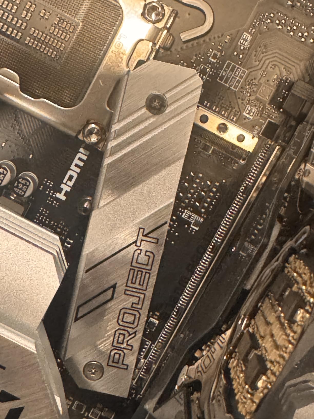 Corsair Vengeance i5100 Gaming PC - Liquid Cooled Intel Core i9-14900KF CPU - NVIDIA GeForce RTX 4080 Super GPU - 32GB Dominator Titanium RGB DDR5 Memory - 2TB M.2 SSD - Black/Gray customer photo 2