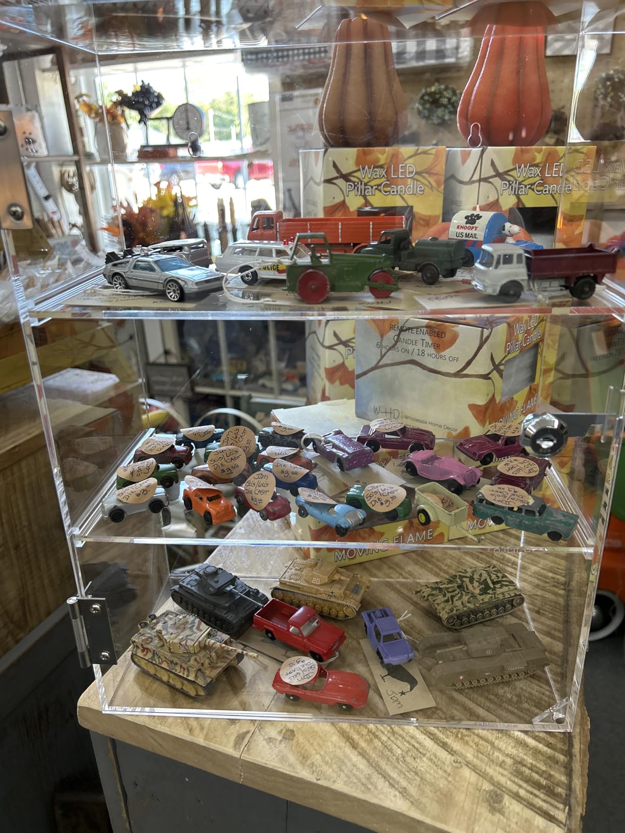 Locking Display Case, Removable 3-Tier Acrylic Display Case with Lock Key, Clear Countertop Display case with Shelves Showcase Display Cabinet for Retail Store Collectibles Figures(11.8x5.9x15.7 inch) customer photo 2