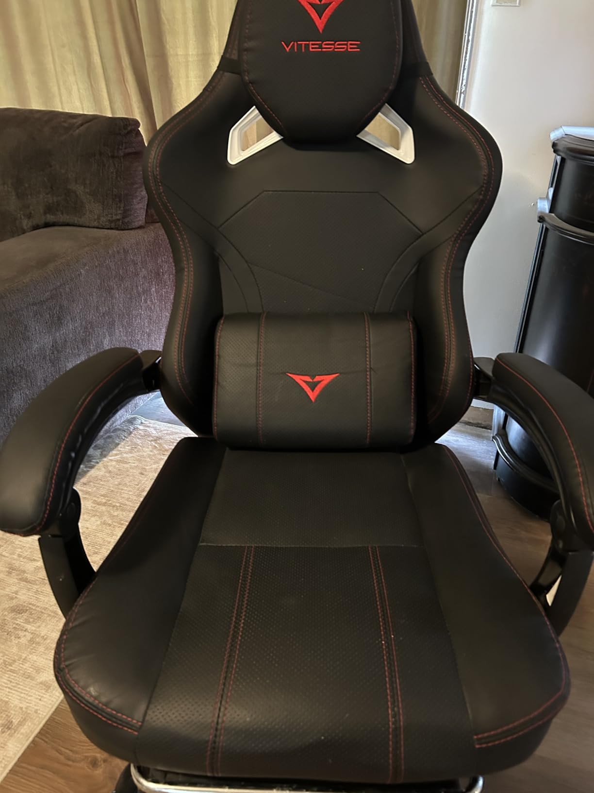 VITESSE Big and Tall Gaming Chair 400lb Weight Capacity with Footrest, Ergonomic Video Game Chair for Adults with Oversized Headrest and Lumbar Pillow, Computer Chair Gaming for Office (Black+Red) customer photo 2
