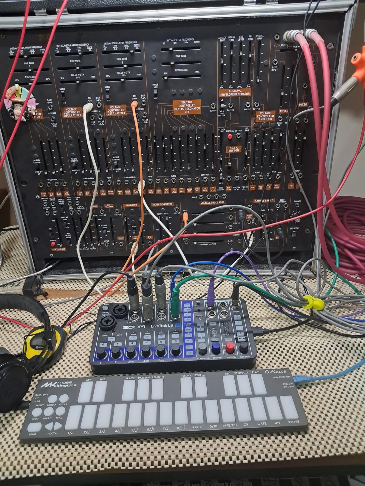 Zoom LiveTrak L6 Mixer/Recorder for Synth Players, Musicians, & Podcasters, with 10 Channels, 2 Combo + 4 Stereo Inputs, 32-Bit Float, MIDI, Effects, Battery Powered customer photo 1