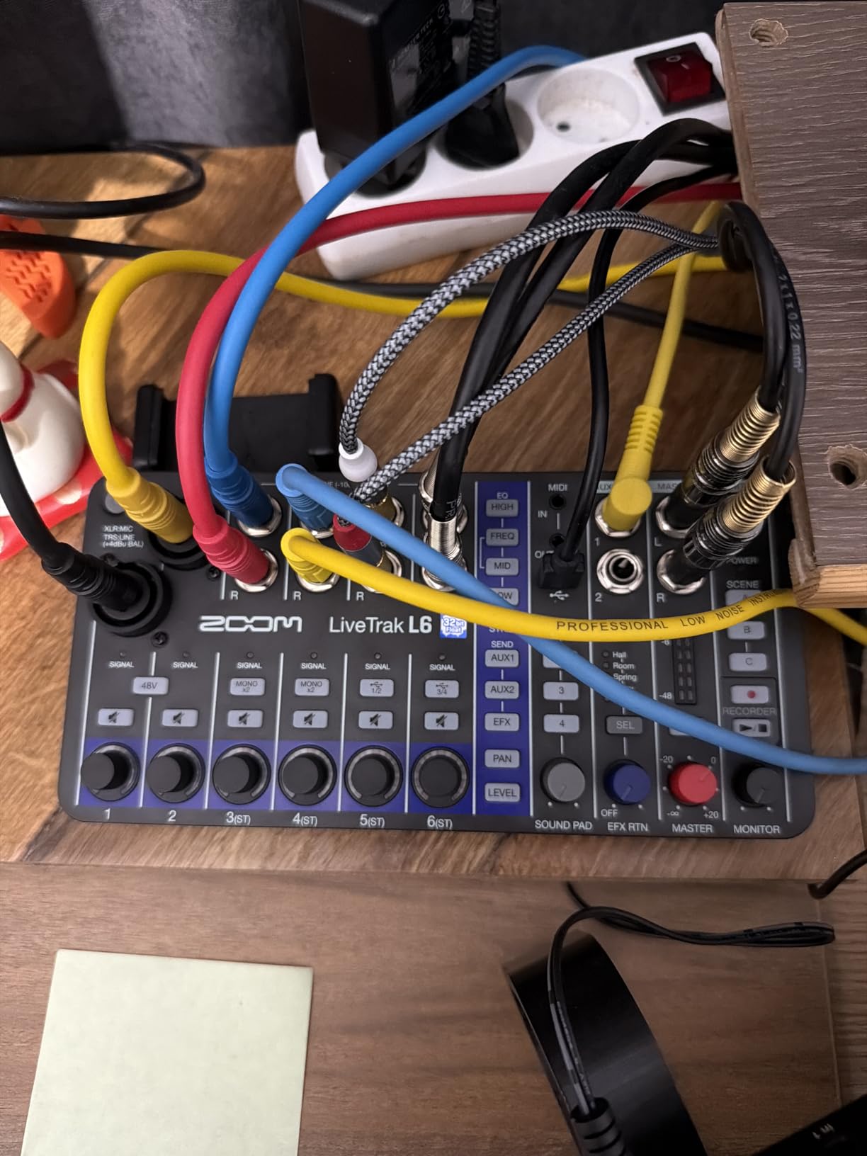 Zoom LiveTrak L6 Mixer/Recorder for Synth Players, Musicians, & Podcasters, with 10 Channels, 2 Combo + 4 Stereo Inputs, 32-Bit Float, MIDI, Effects, Battery Powered customer photo 2