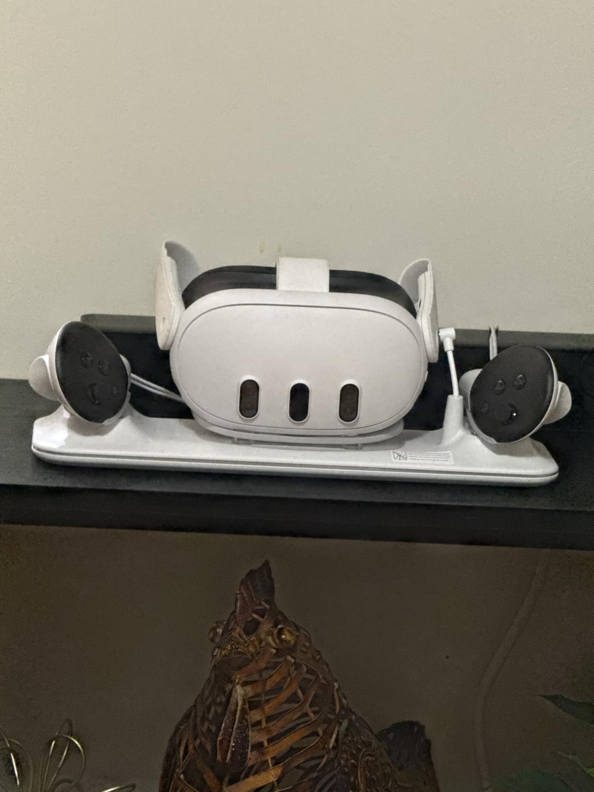 Charging dock for Meta Quest 3S/3, Kinwin Magnetic Charging Station for Oculus Quest 3S/3 Accessories with RGB Light, Charging Stand for VR Headset & Controller with 2 Rechargeable Batteries (White) customer photo 2