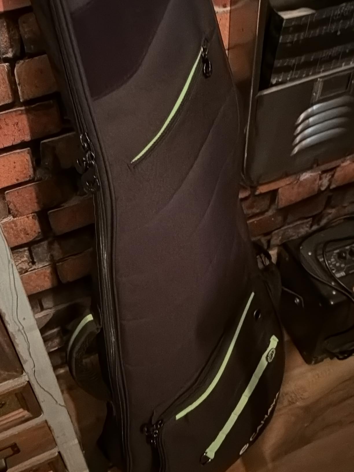 CAHAYA Guitar Case Acoustic Soft - 0.47in Thick Padding 5 Pockets Guitar Gig Bag with Adjustable Shoulder Strap Compatible with 40 41 42in Acoustic Guitars customer photo 1