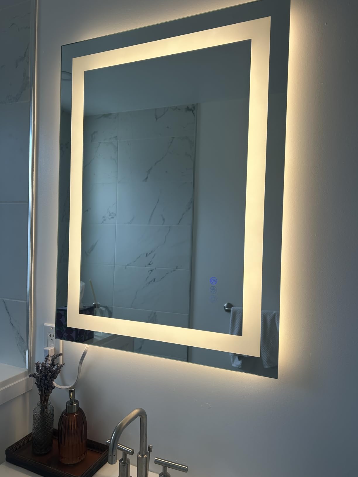 Hivone 40X32 LED Bathroom Mirror with Lights, Anti-Fog, Dimmable, Backlit + Front Lit, Smart Bathroom Vanity Mirror, Memory Function, Shatterproof, Tempered Glass (Horizontal/Vertical) customer photo 2