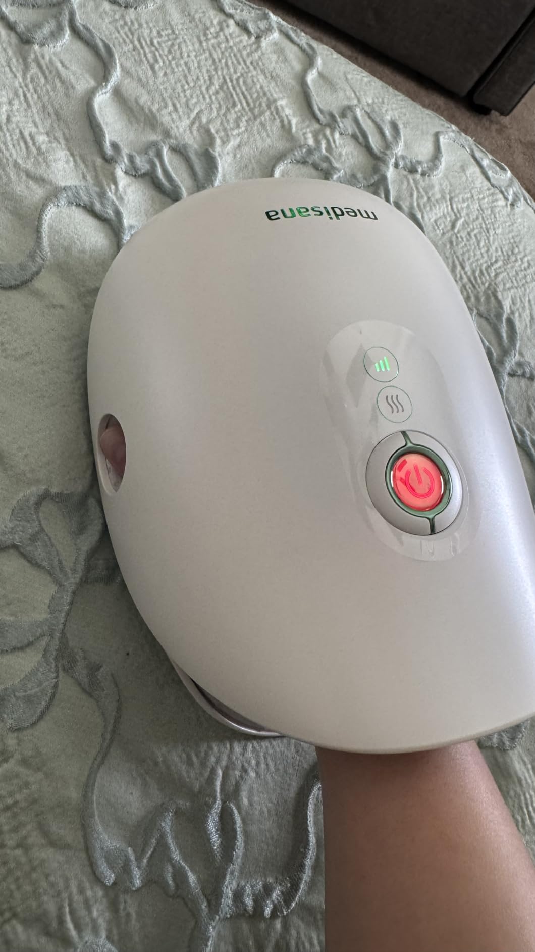 Medisana Hand Massager with Heat and Compression, Cordless Hand Massager for Arthritis and Carpal Tunnel Relief, Knuckle Stretching Massage, Birthday Christmas Gifts for Men Women Dad Mom-White customer photo 1