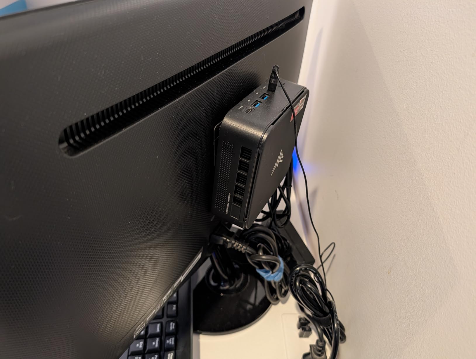 KAMRUI E3B Mini PC with AMD Ryzen 5 7430U (Beat 5500U, up to 4.3GHz), 16GB DDR4 512GB M.2 SSD Mini Computer, Mini Gaming PC with USB Type-C Supports Triple 4K Display, WiFi 6, BT 5.2 customer photo 1