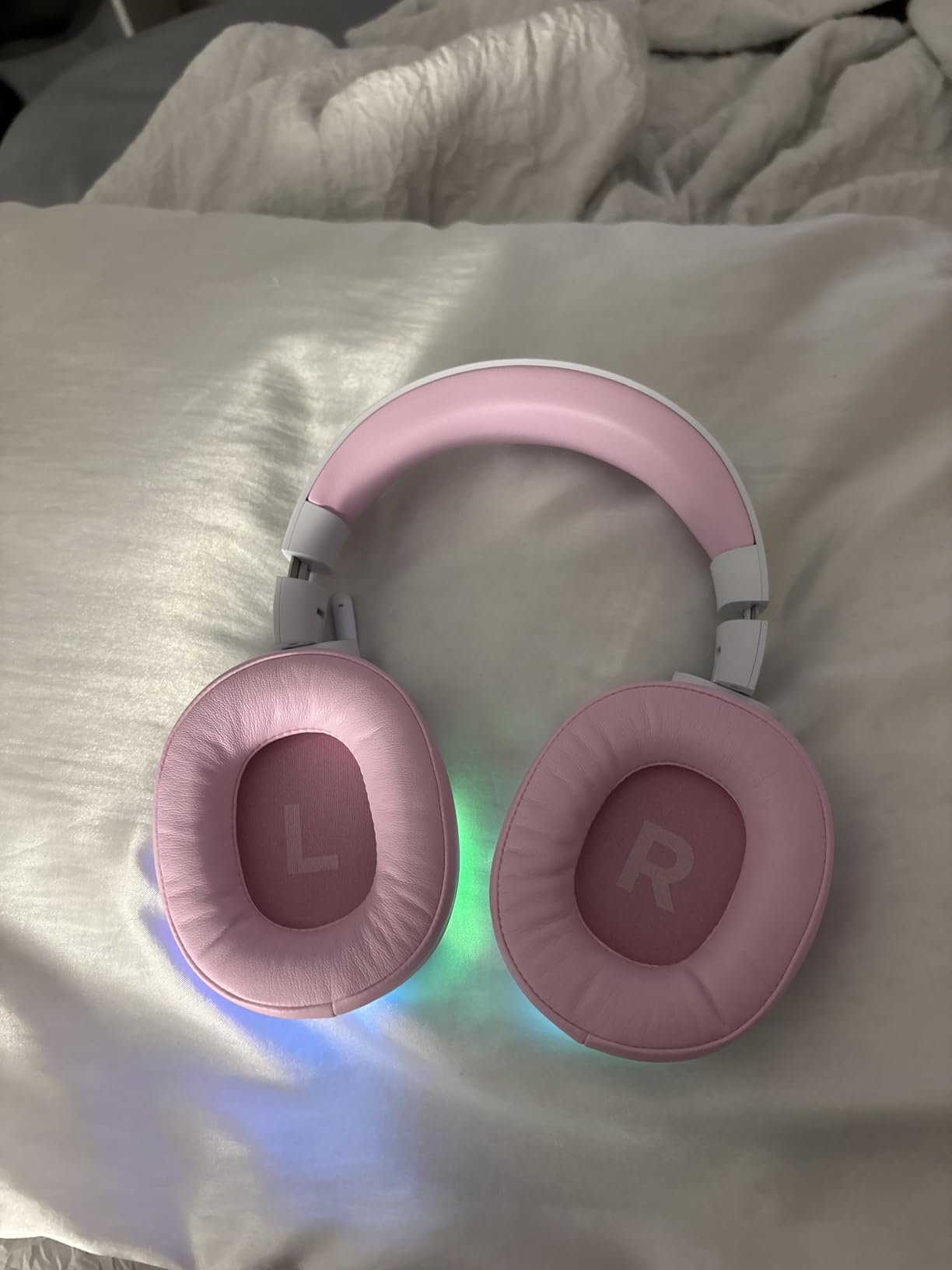 Gvyugke 2.4GHz Wireless Gaming Headsets for PS5, PS4, PC, Switch - Bluetooth 5.3 Gaming Headphones with Noise Canceling Mic, 7.1 Surround Sound, 70H Battery, Blue Lighting - White customer photo 2