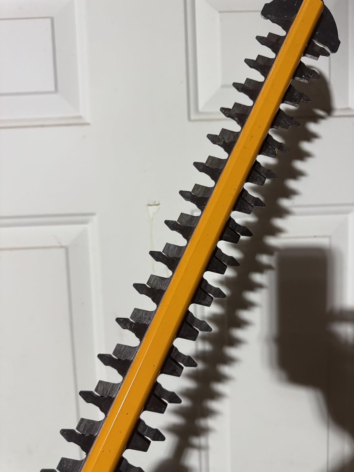 WORKPROX 20V Cordless Pole Hedge Trimmer, 9.2-Feet Reach, 11 Rotating Head, Electric Hedge Trimmer with Extension Pole, 2.0Ah Battery & Charging Cable Included customer photo 2