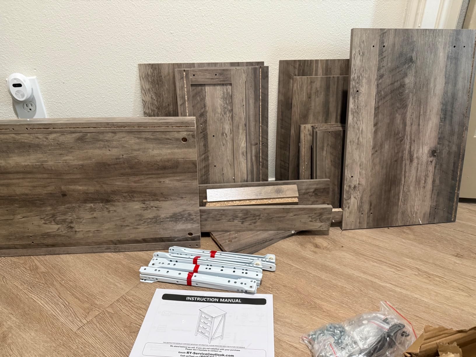 NEDYO 3PCS Farmhouse Dresser and Nightstand Sets, 6 Drawer Dresser and 2 Drawer Nightstand Set of 2 with Charging Station, Rustic Wooden Dresser Set for Bedroom, Light Rustic Oak customer photo 1