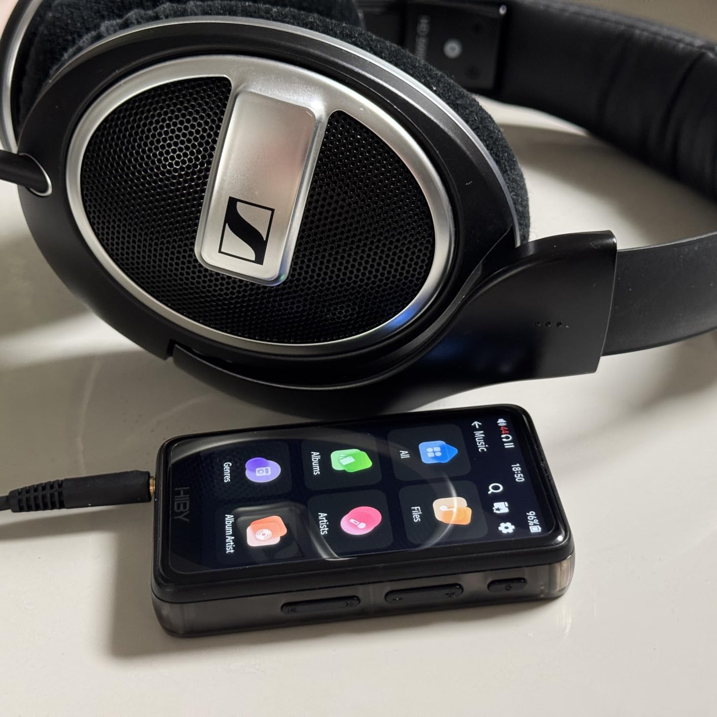 HiBy R1 HiFi MP3 Player with Bluetooth 5.1 Tidal Qobuz DSD 256 Native Lossless Music Player with Touchscreen/Hi Res Audio Certified/MSEB Tuning/2TB Expanded Memory customer photo 2