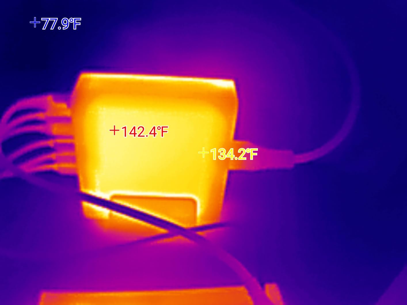 UGREEN Nexode 200W GaN USB C Charging Station, 8-Port Desktop Charger with PD 100W customer photo 1