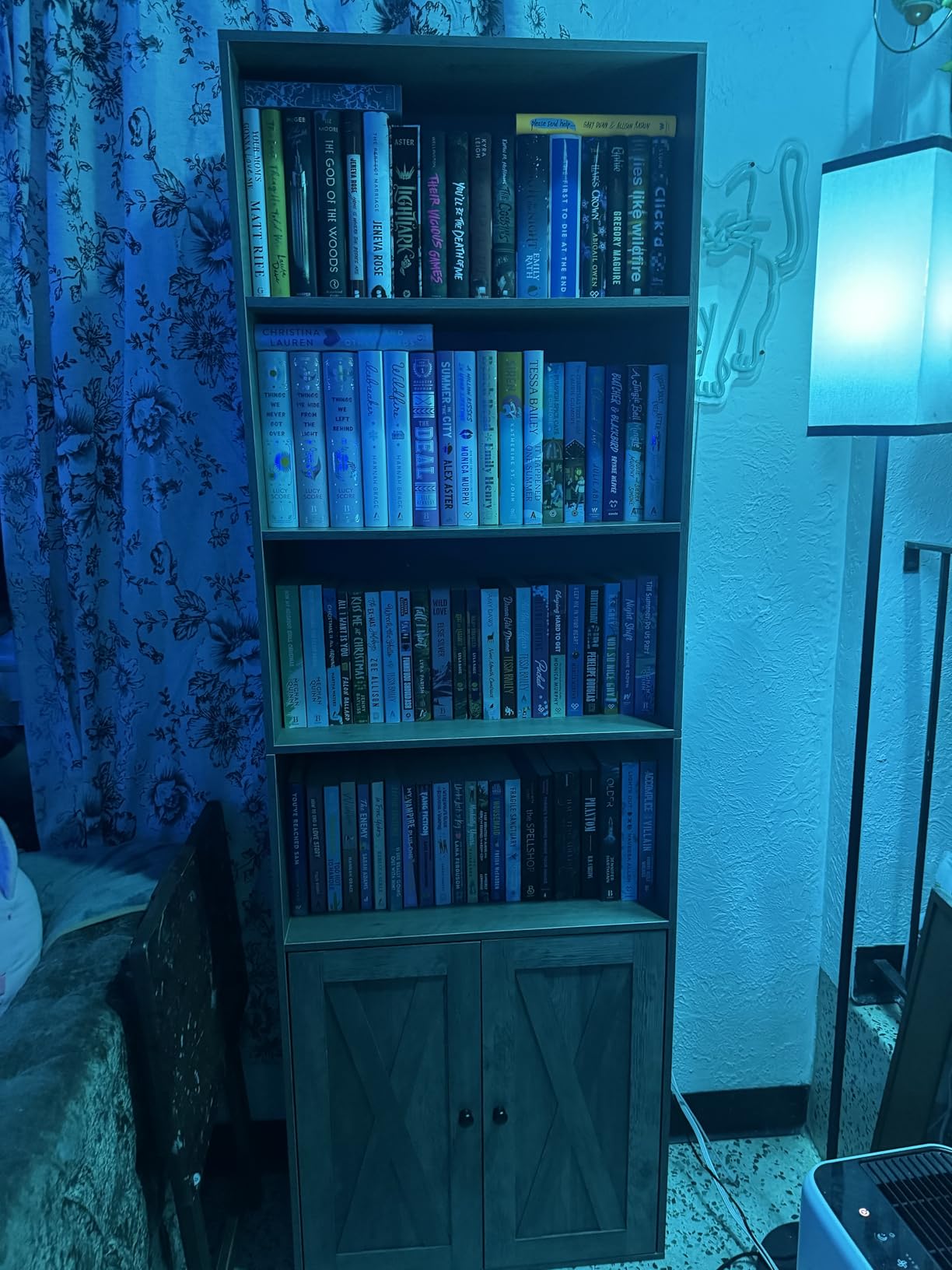 Shintenchi Bookshelf, Industrial Bookshelves and Bookcases with Doors Floor Standing 6 Shelf Display Storage Shelves 70.9 inches Tall Bookcase for Home Office, Living Room (Black) customer photo 1