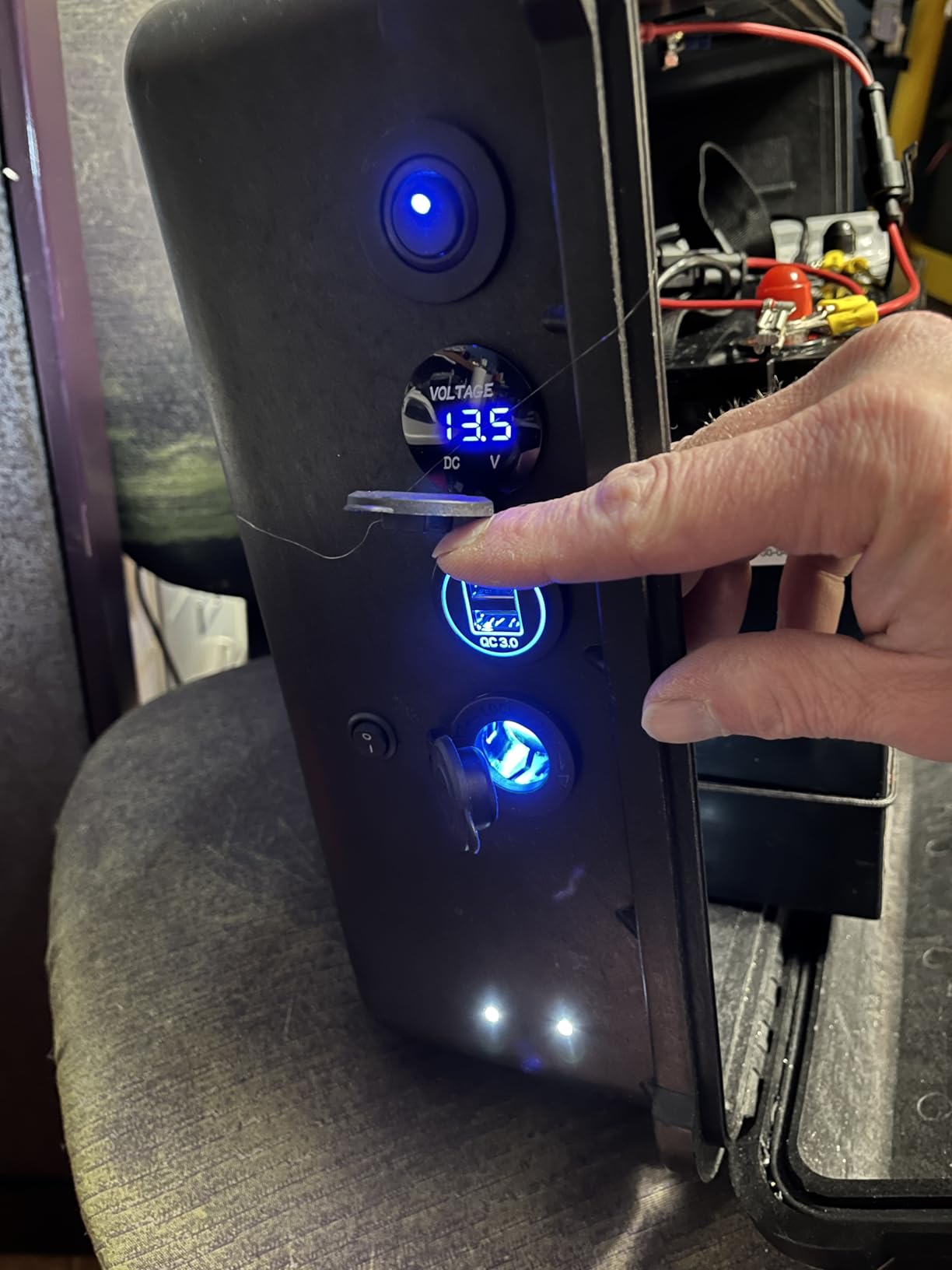 HumsiENK 12V 100Ah LiFePO4 Battery Lithium Deep Cycle, Group 24, IP67, Built-in 100A BMS, 1280Wh Energy, 15000+ Cycles for RV Solar Off-Grid Marine Trolling Motor, Portable Power for Camping customer photo 2