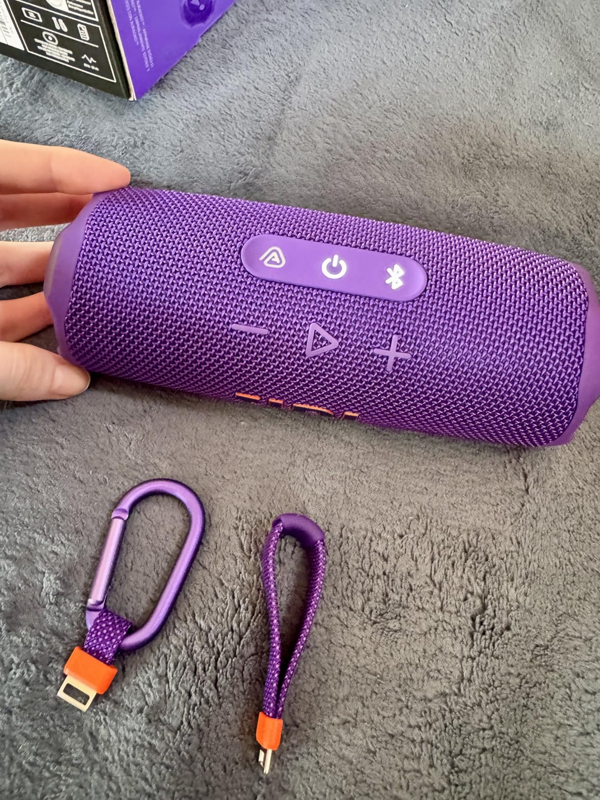 JBL Flip 7 - Portable Waterproof and Drop-Proof Speaker, Bold JBL Pro Sound with AI Boost, 16Hrs of Playtime, and PushLock System with Interchangeable Accessories (Blue) customer photo 1