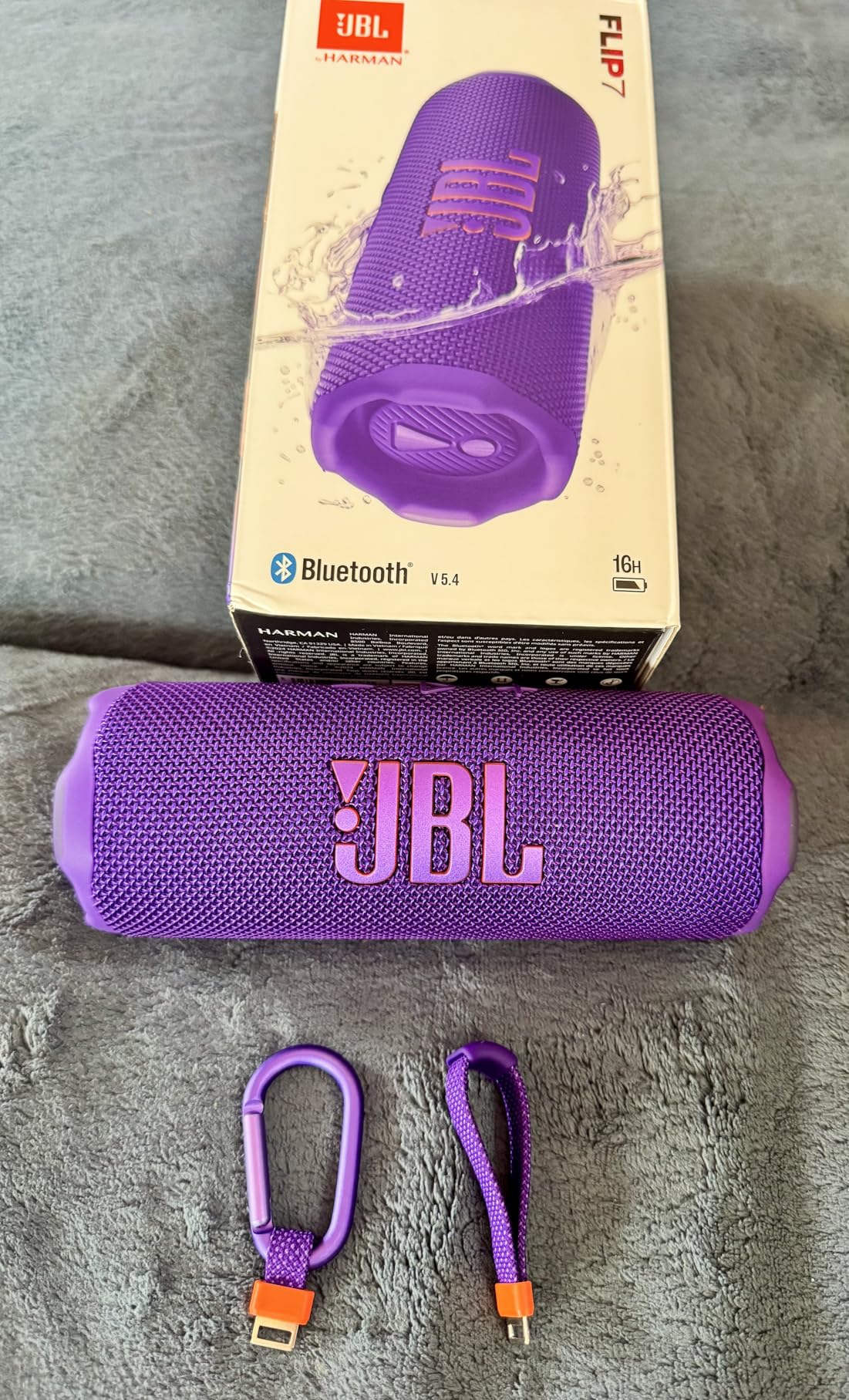 JBL Flip 7 - Portable Waterproof and Drop-Proof Speaker, Bold JBL Pro Sound with AI Boost, 16Hrs of Playtime, and PushLock System with Interchangeable Accessories (Blue) customer photo 2