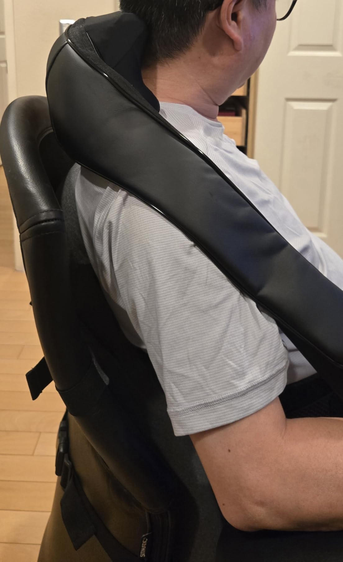 KNQZE Neck and Shoulder Massager with Heat, Cordless Back and Neck Massager, Upgraded Graphene Heating, 4D Shiatsu Deep Kneading Massage for Shoulder, Back, Leg, Pain Relief customer photo 1