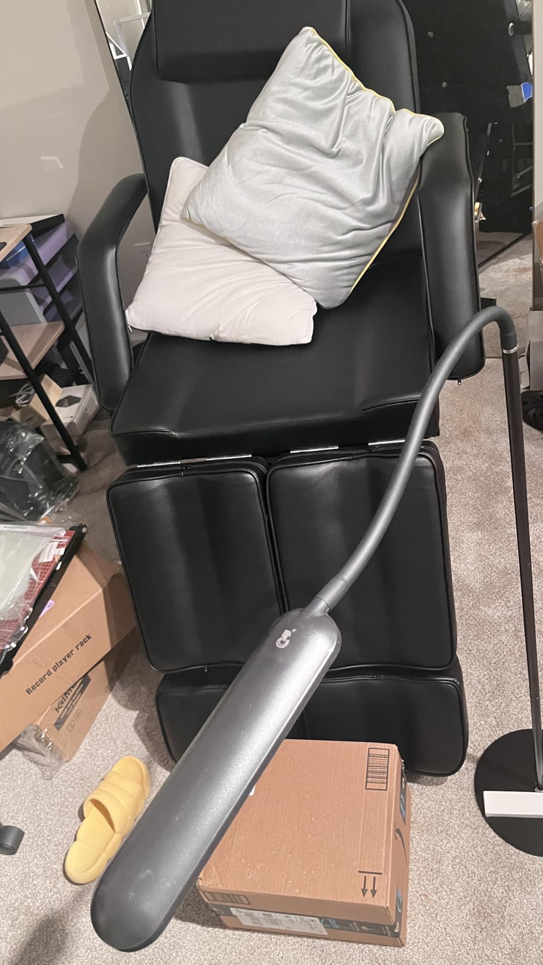 Tattoo Chair for Client, Facial Bed for Esthetician with Hydraulic Stool, Adjustable Massage Table with Split Legs Design, Professional Tilting Beauty Lash Spa Artist Salon Waxing Barber Equipment customer photo 2