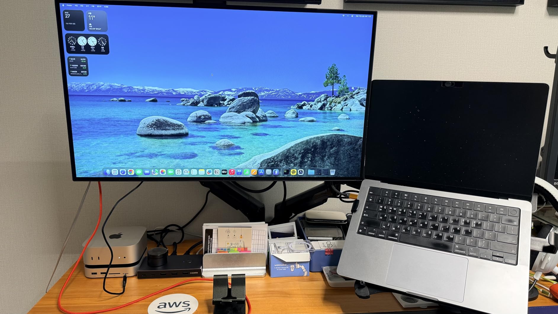 UGREEN USB-C+HDMI KVM Switch 1 Monitor 2 Computers with 4 USB 3.0 Ports 4K@60Hz Aluminum for 1 Laptop & 1 Desktop Share One Monitor Keyboard Mouse Printer with 1 HDMI Cable + 2 Type-C Cables customer photo 2