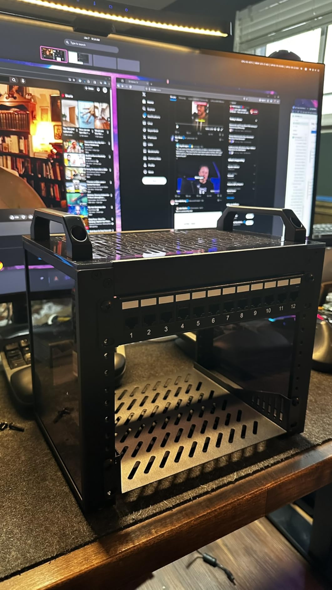 GeeekPi 4U Server Cabinet - 10 inch Mini Server Rack for Network, Servers, Audio, and Video Equipment customer photo 2