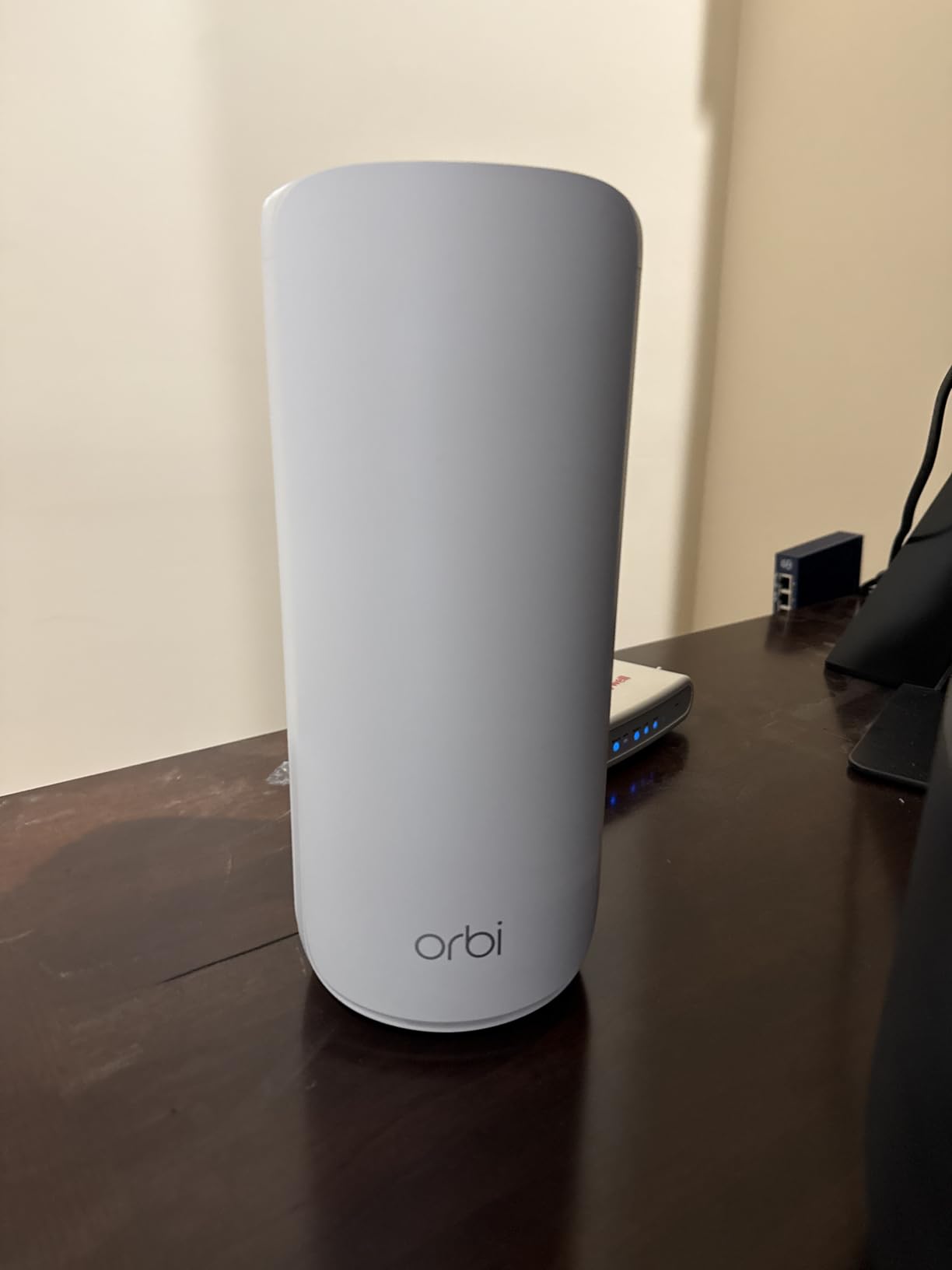 NETGEAR Orbi 870 Series Tri-Band WiFi 7 Mesh System (RBE873) - Router + 2 Satellite Extenders, Security Features, Up to 21 Gbps, Covers Up to 9,000 Sq. Ft., 150 Devices, 10 Gig Internet Port, BE21000 customer photo 1