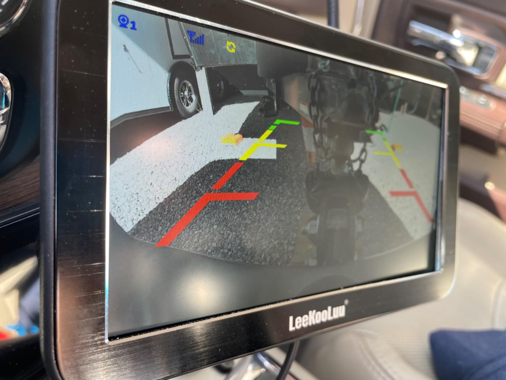 15-Min Easy Install Wireless Backup Camera for Truck: 7 inch HD 1080P Large Screen 0.01 Lux Starlight Clear Night Vision Rear View Camera for Pickup SUV Car Parking Safety Assistance customer photo 1