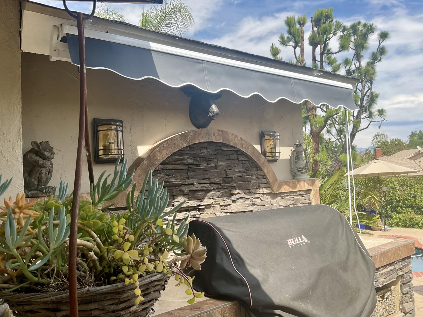 Paramondo 11.5'x9.8' Patio Awning Retractable Fully Assembled, Motorized Sunshade Shelter Outdoor Deck Canopy Balcony Awning Cover - 100% Solution-Dyed European Acrylic Aluminum Frame, Charcoal Grey customer photo 1