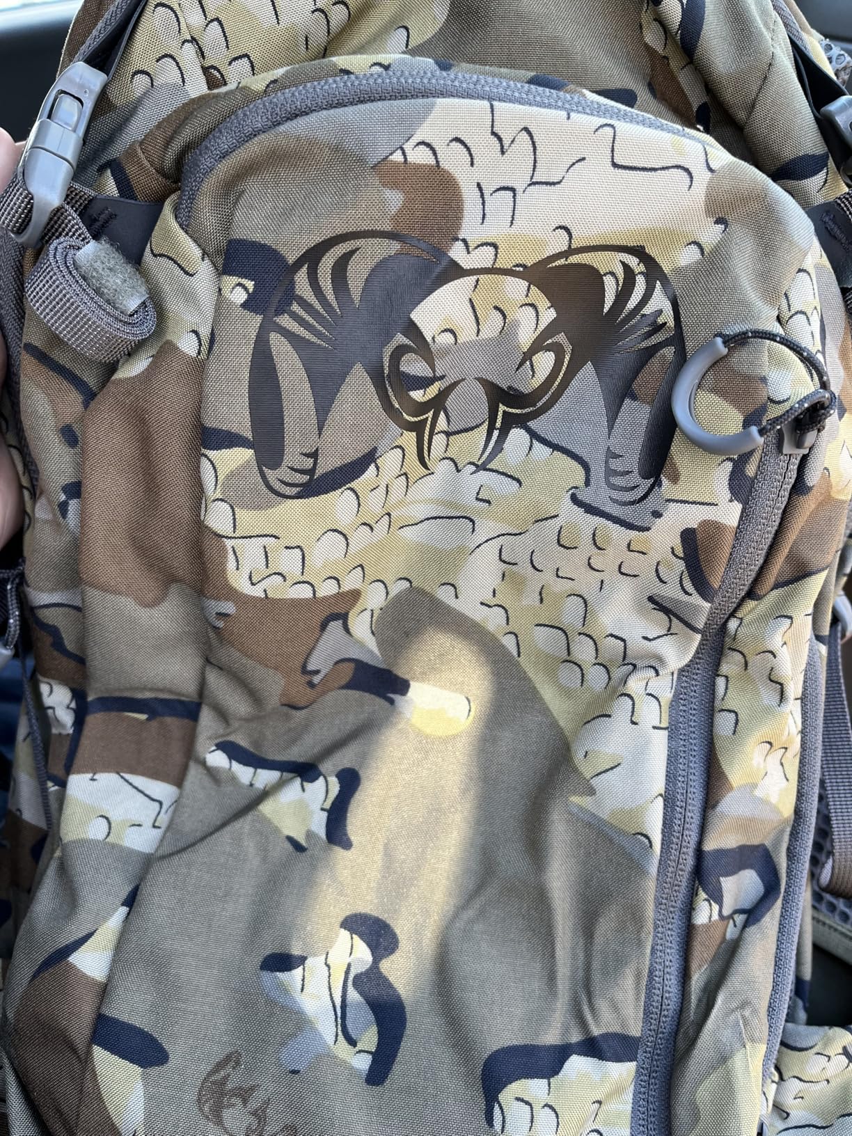 KUIU Divide 1500 Hunting Day Pack, 25L Lightweight Mid-Sized Backpack with Expandable Divide Pocket, Hydration Compatible customer photo 1