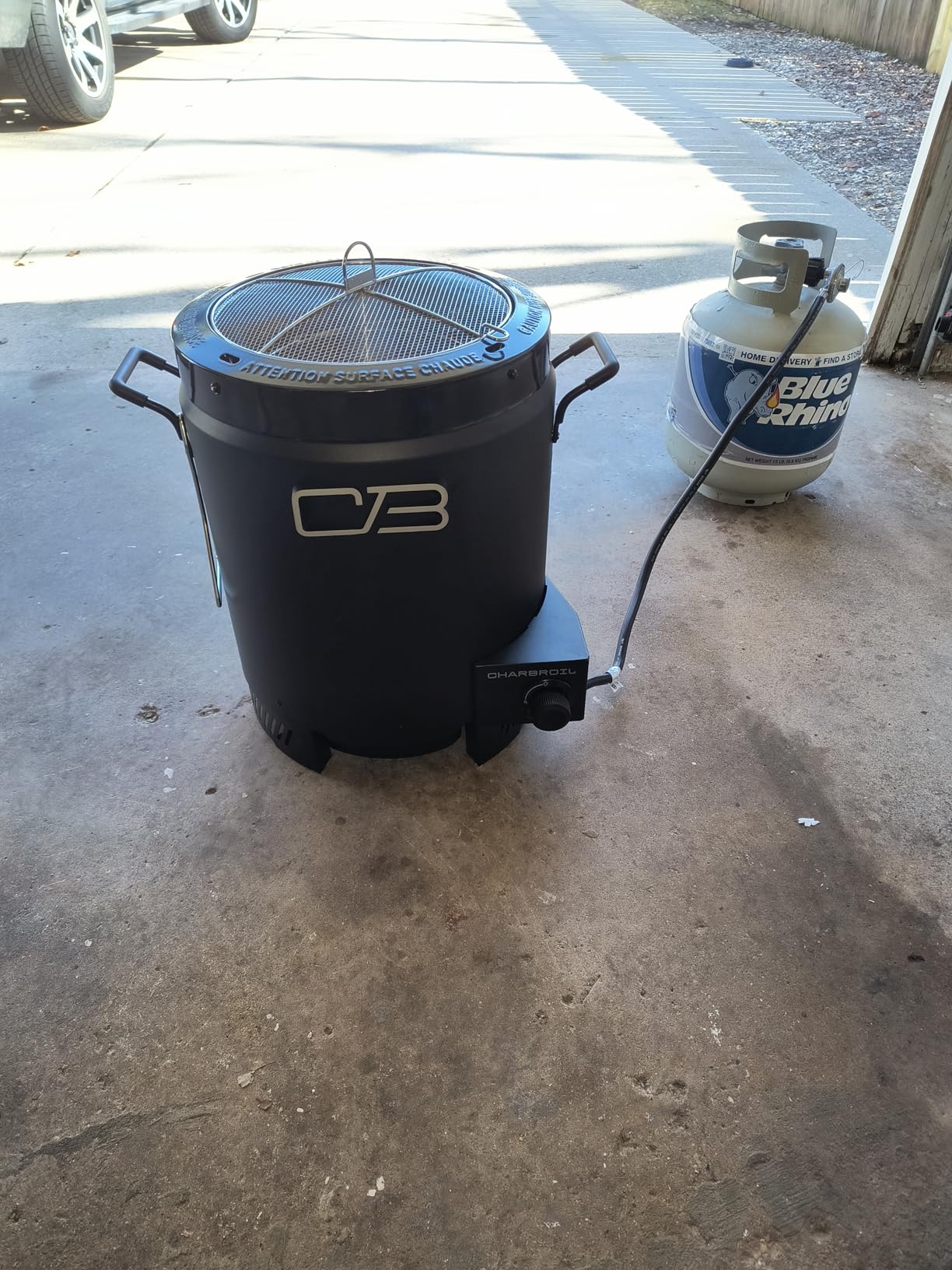 Charbroil The Big Easy Oil-Less Turkey Fryer | Outdoor Air Fryer | Propane Cooker, Black - 24102165 customer photo 2