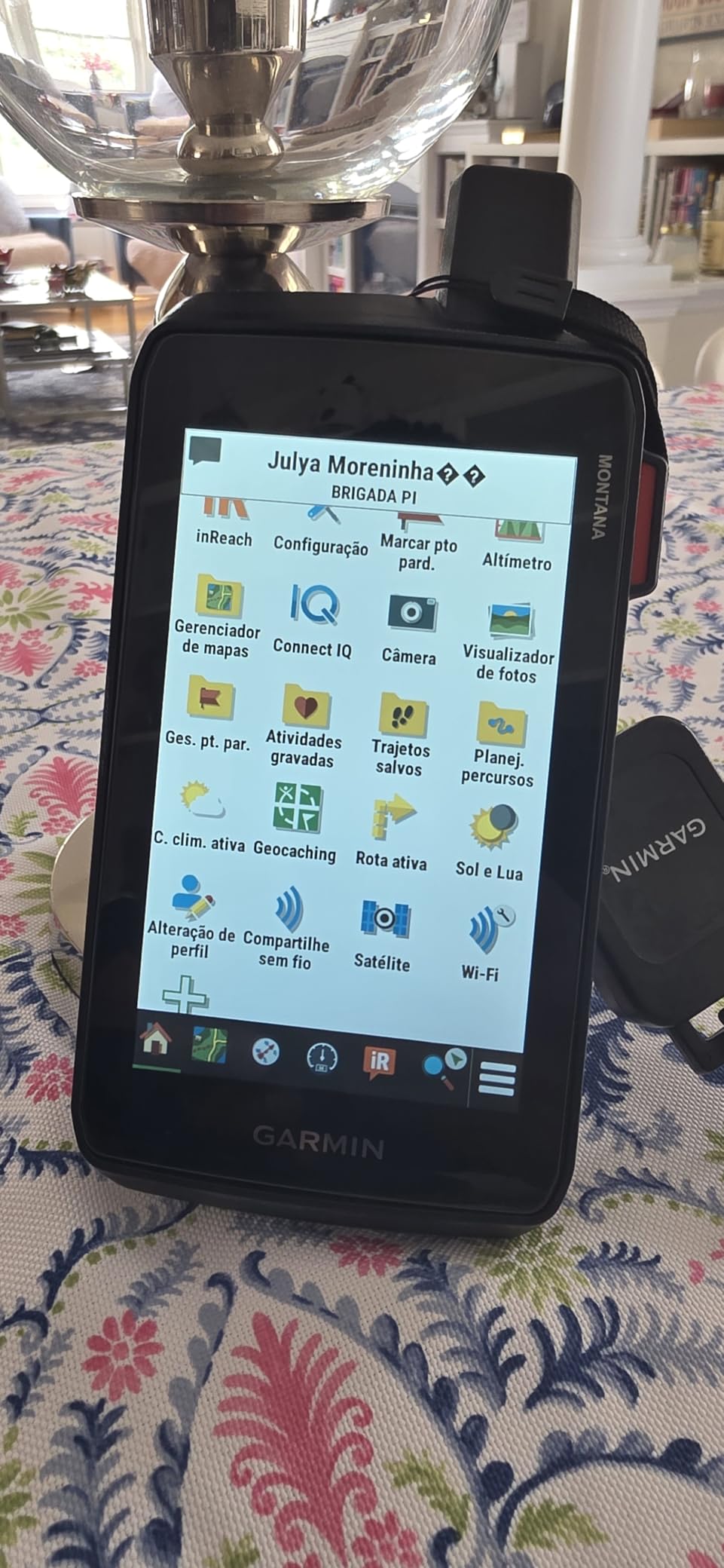 Garmin Montana 710i, Rugged GPS Handheld Navigator with Built-in inReach Technology customer photo 2