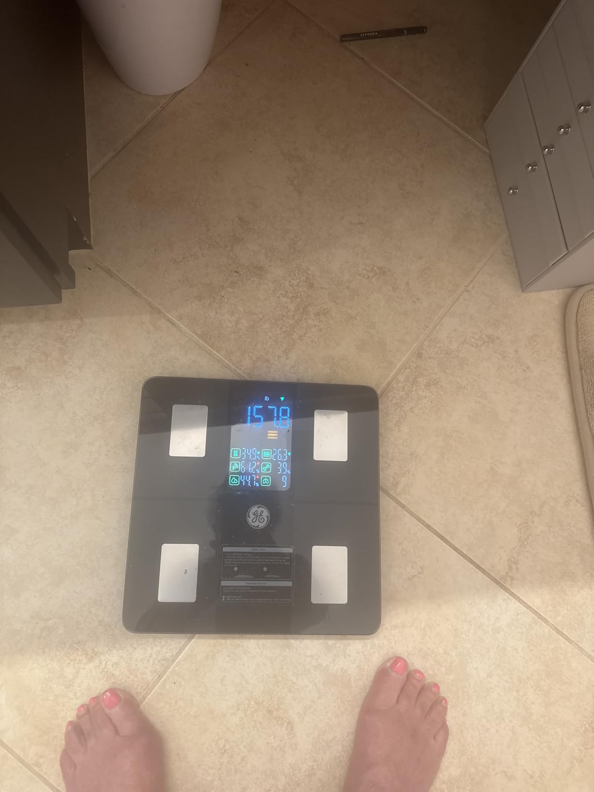 GE Scale for Body Weight, Body Fat, BMI, Muscle Mass, Smart Bathroom Scales with 14 Body Composition Metrics with Large Display, Accurate Bluetooth Weighing Machine with Fitness App, 400 lbs, Black customer photo 1