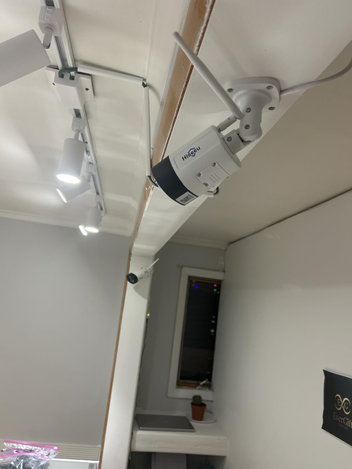 Hiseeu 5MP Wireless Security Camera System with 12