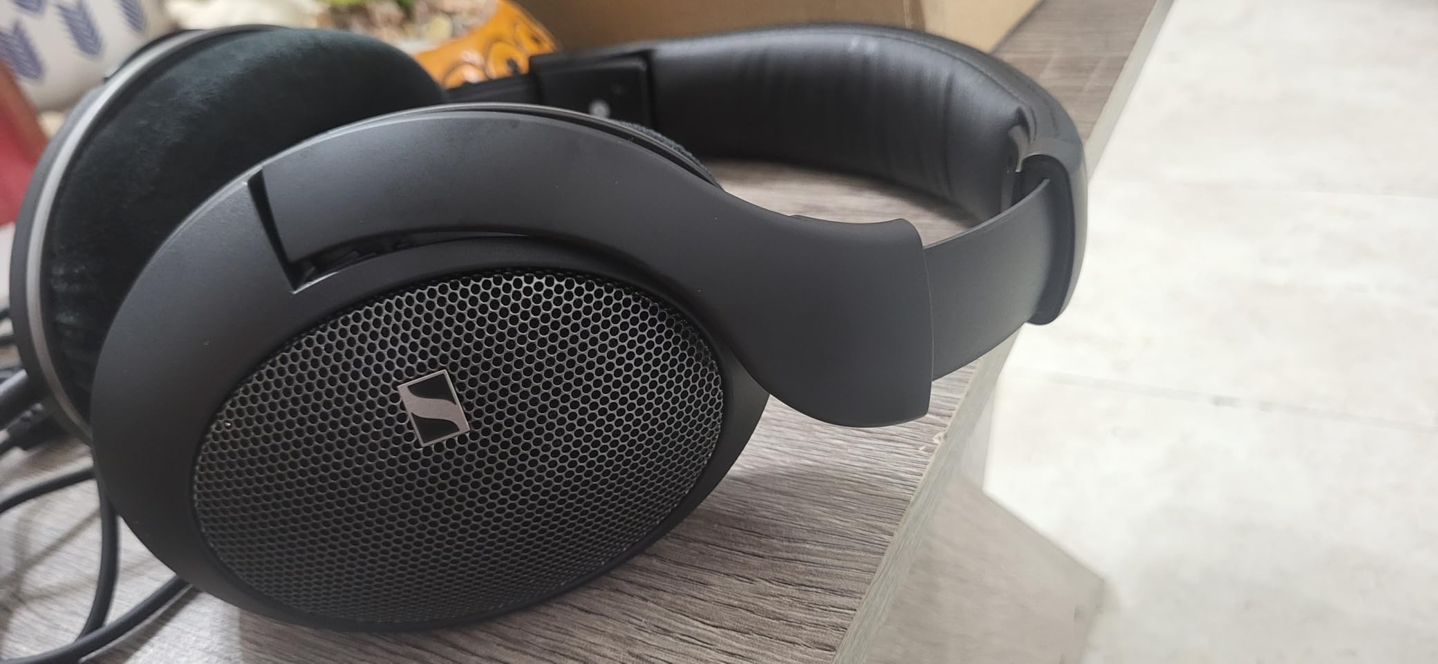 Sennheiser HD 550 Open-Back Audiophile Headphones - Lightweight Design, Best-in-Class Sound with Enhanced Bass and Treble customer photo 1