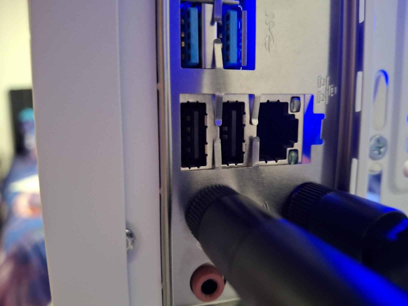 ViprTech Stryker 1.0 Gaming PC - AMD Ryzen 7 (4.1GHz Turbo), RX 580 8GB, 16GB DDR4, 500GB SSD, 700W PSU, WiFi BT USB-C, Win 11 Pro, RGB, Desktop Computer Prebuilt, White customer photo 1