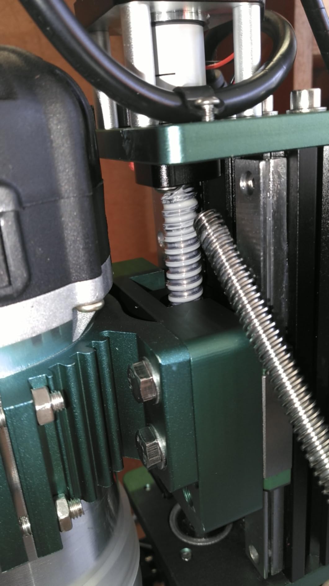 CNC Router Machine 3030-Evo Max, All-Metal XYZ Axis Dual Steel Linear Guides with 800W Trimmer Router customer photo 1