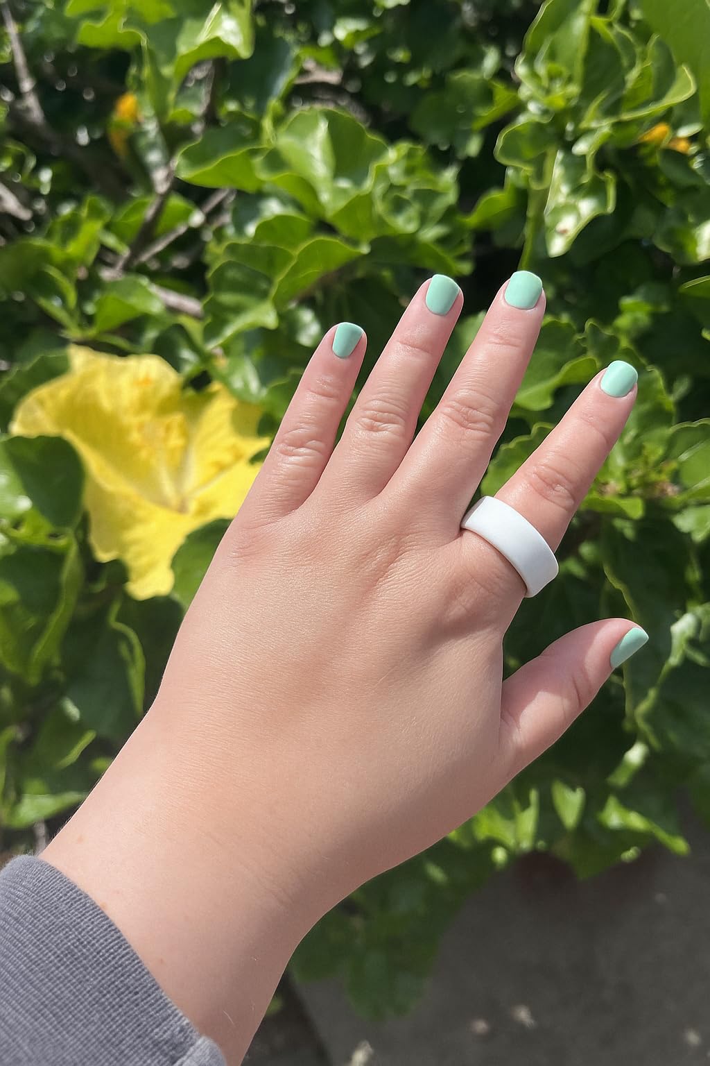 QRNT Smart Ring - Snug Fit - Size Up - Water-Resistant Titanium Fitness Tracker, Tracking for Sleep, Steps, HRV, SpO2 - No Subscription, iOS Android App - Includes 2 Silicone Covers (Silver, 06) customer photo 1