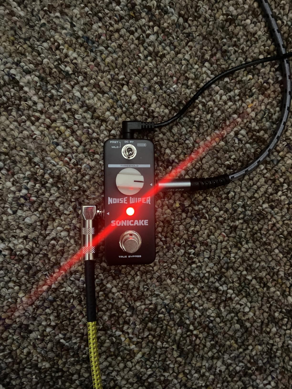 SONICAKE Fuzz Guitar Pedal, Mini Fuzzy Effect Pedal for Electric Guitar and Bass, 3 Classic Muff Sound, True Bypass - Fazy Sandwich customer photo 2