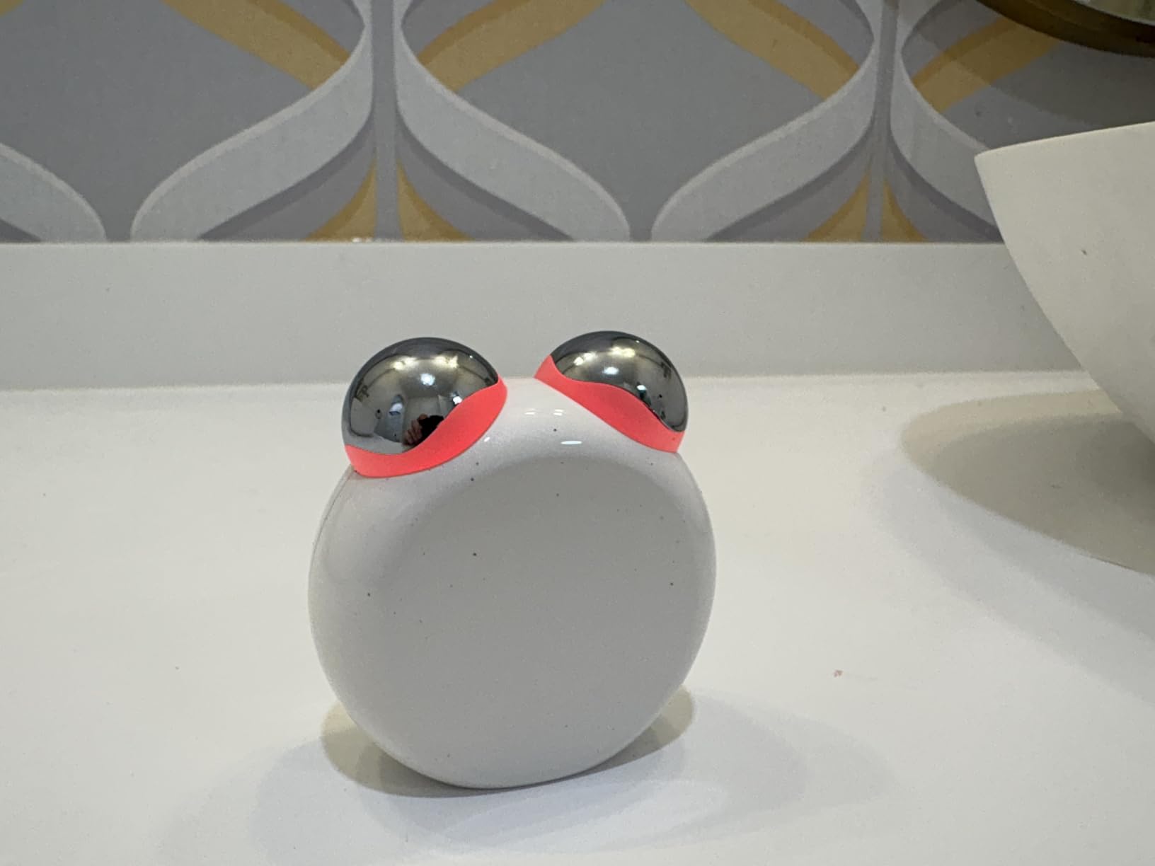 VRAIKO MiniCub Microcurrent Facial Device for Beginners, Jawline Sculpting & Toning Tool with Gentle Waves for Face Lifting Contouring and Double Chin, Mini True Beauty Glow Home Skin Care customer photo 2